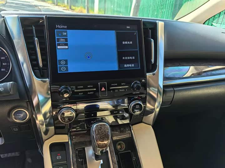 Фото 7 - Toyota Vellfire