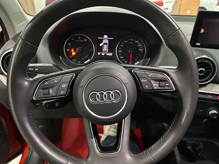 Фото 12 - Audi Q2L