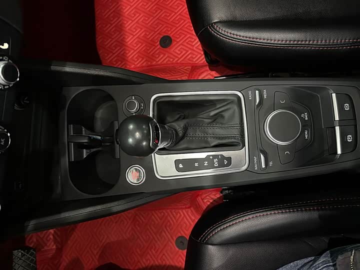 Фото 15 - Audi Q2L