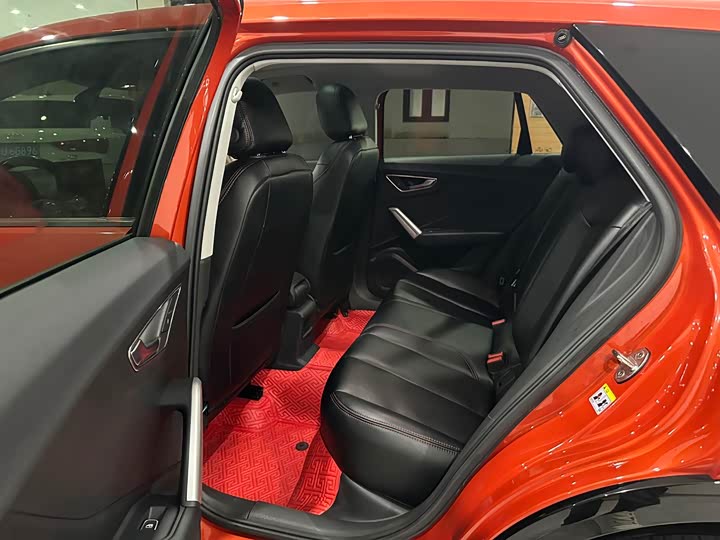 Фото 18 - Audi Q2L