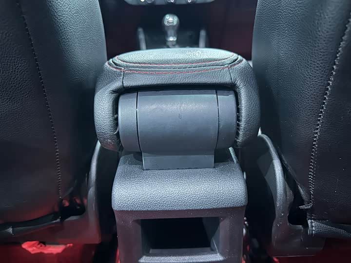 Фото 19 - Audi Q2L