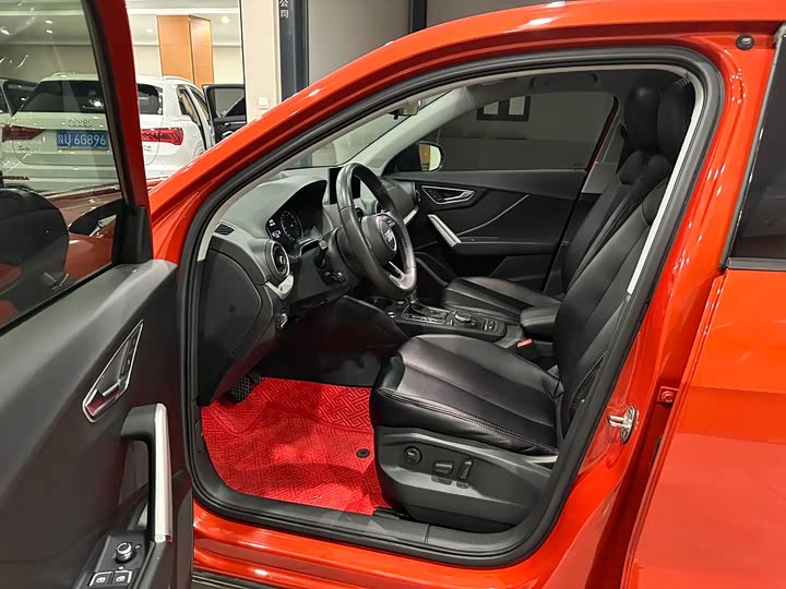 Фото 7 - Audi Q2L