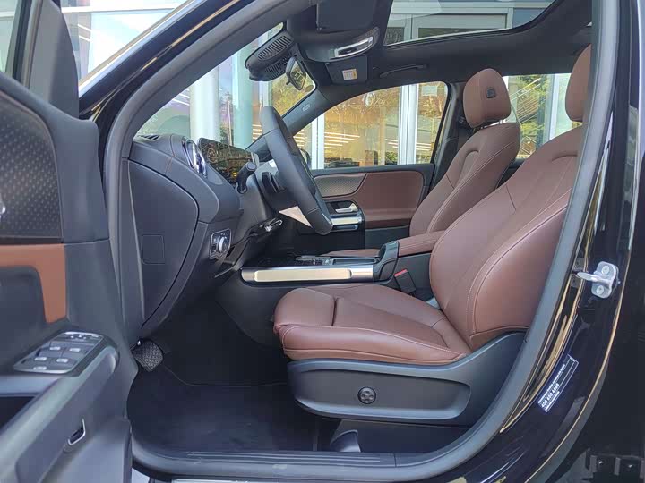 Фото 4 - Mercedes-Benz GLB-Class