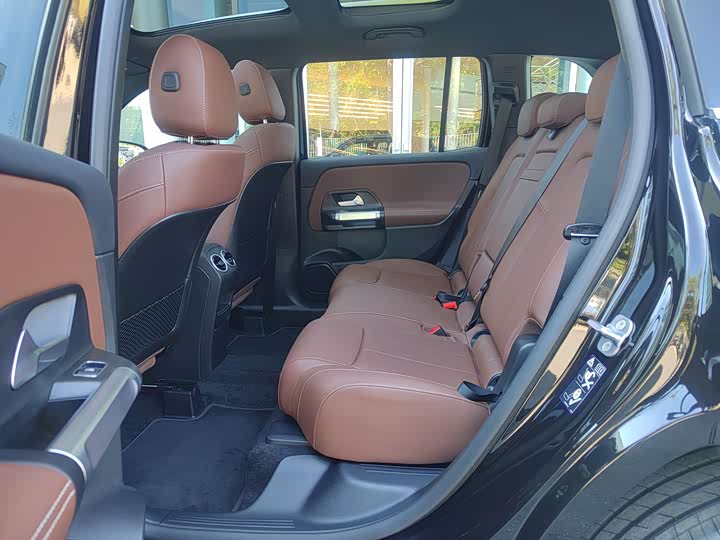 Фото 7 - Mercedes-Benz GLB-Class