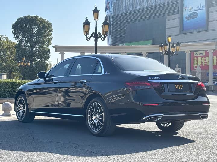 Фото 14 - Mercedes-Benz E-Class