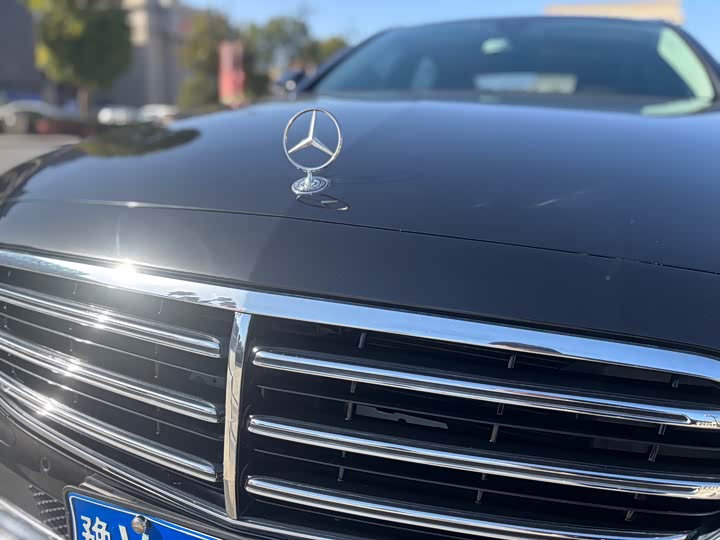 Фото 20 - Mercedes-Benz E-Class