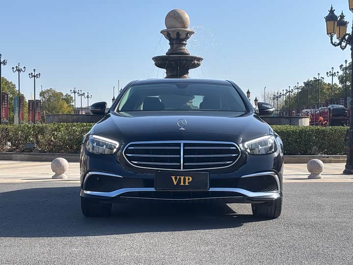 Фото 3 - Mercedes-Benz E-Class