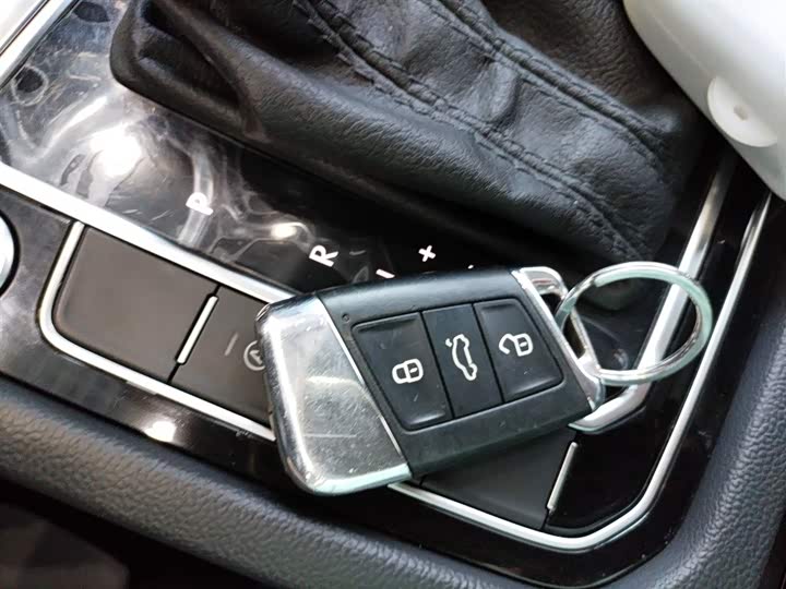 Фото 9 - Volkswagen Magotan