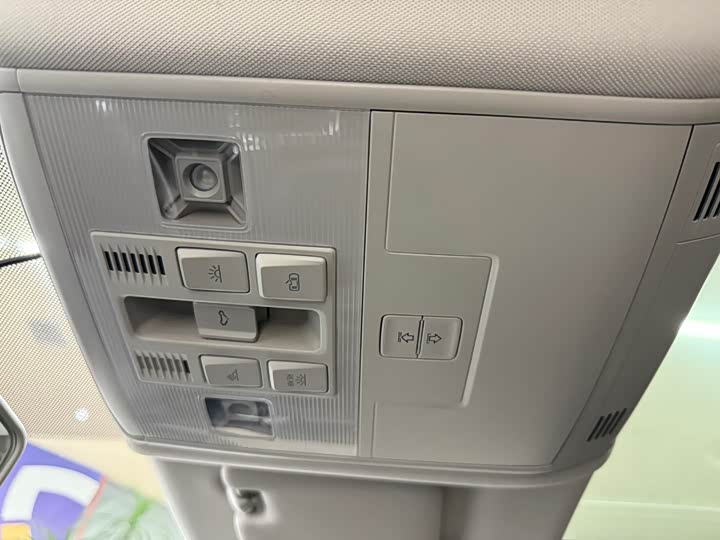 Фото 14 - Volkswagen Sagitar L