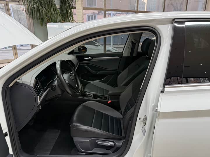 Фото 16 - Volkswagen Sagitar L