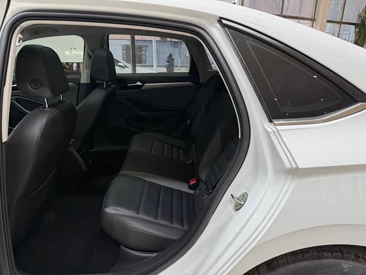 Фото 18 - Volkswagen Sagitar L