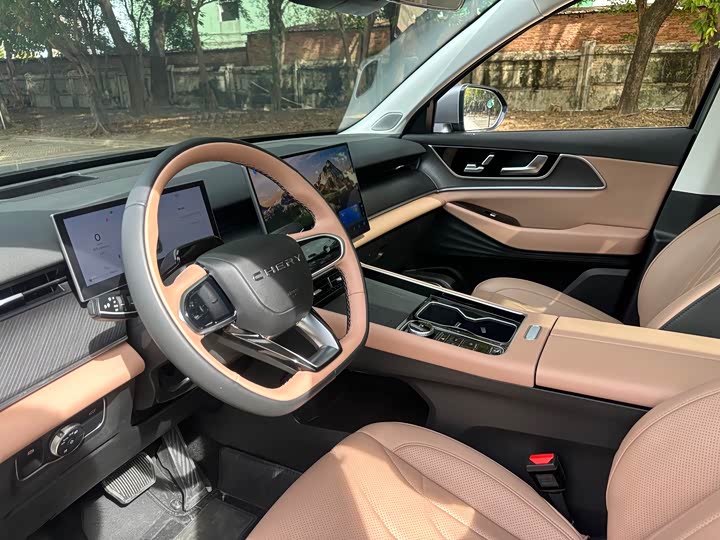 Фото 13 - Chery Tiggo 8L