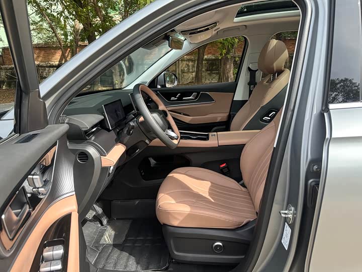 Фото 14 - Chery Tiggo 8L