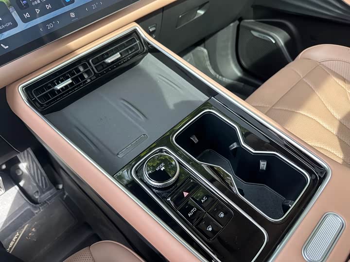 Фото 27 - Chery Tiggo 8L