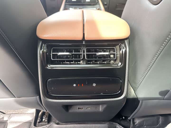 Фото 32 - Chery Tiggo 8L