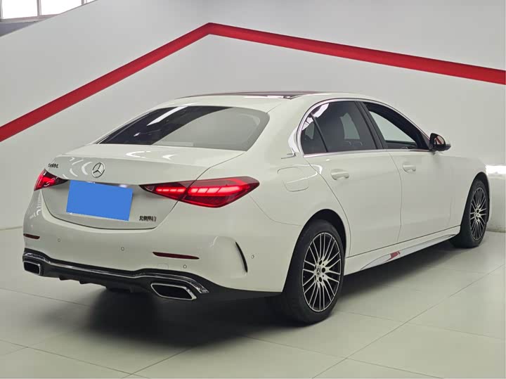 Фото 10 - Mercedes-Benz C-Class