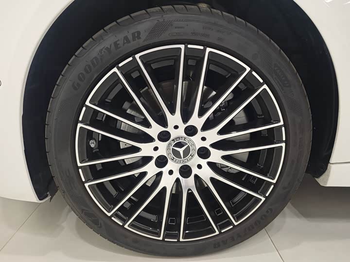 Фото 14 - Mercedes-Benz C-Class