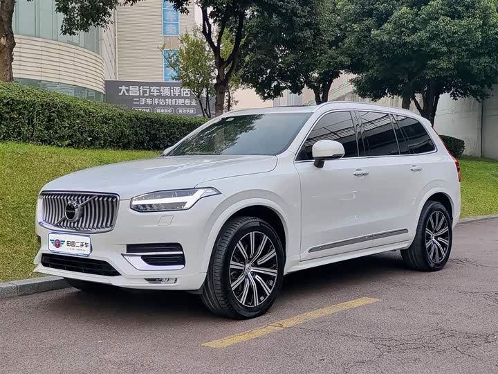Фото 1 - Volvo XC90