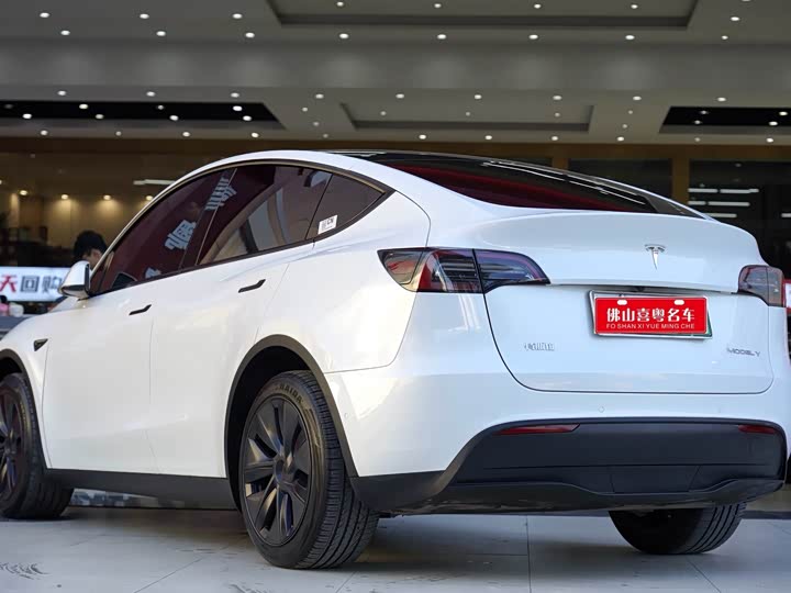 Фото 2 - Tesla Model Y