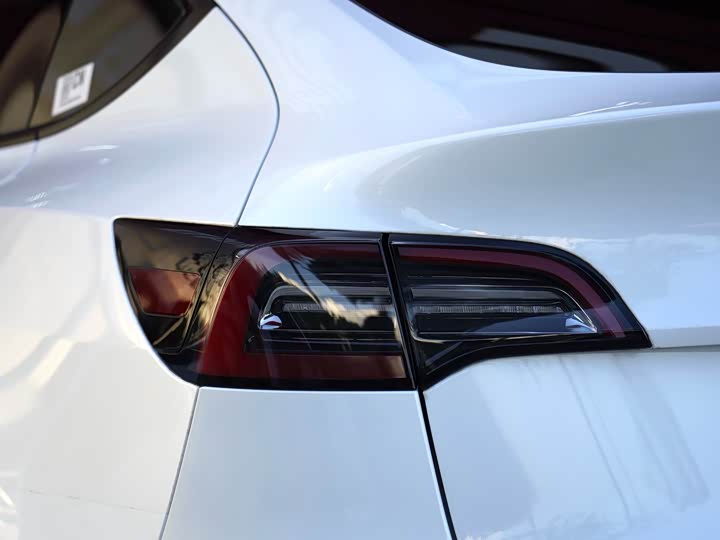 Фото 4 - Tesla Model Y