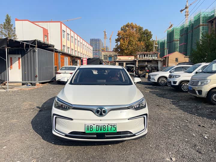 Фото 2 - Beijing EU5