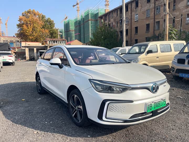 Фото 3 - Beijing EU5