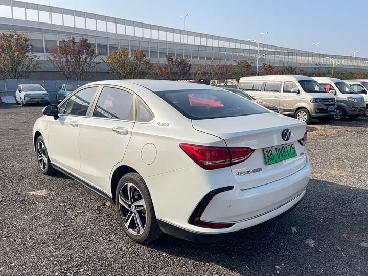 Фото 7 - Beijing EU5