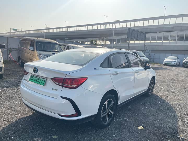 Фото 9 - Beijing EU5