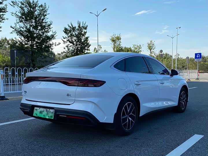 Фото 6 - BYD Qin L