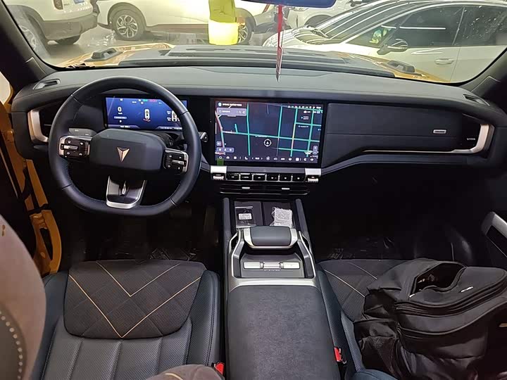 Фото 10 - Changan Deepal G318