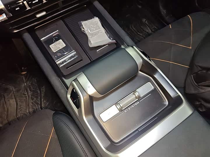 Фото 14 - Changan Deepal G318