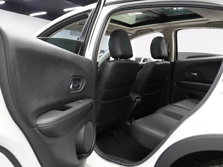 Фото 19 - Honda Vezel