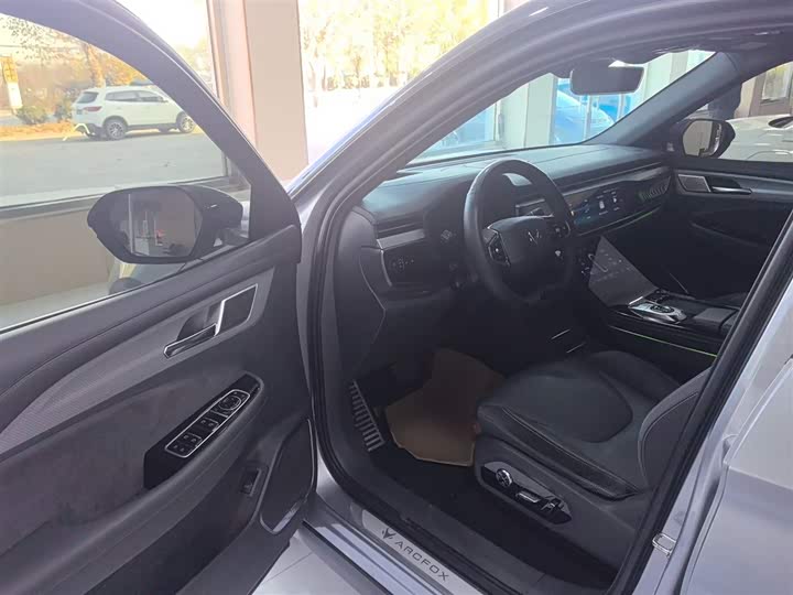 Фото 16 - BAIC Arcfox Alpha T