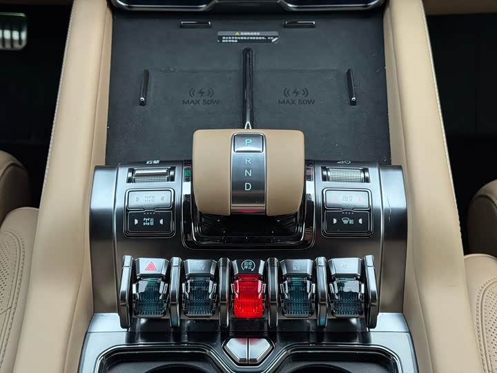 Фото 17 - BYD FangChengBao Leopard 8