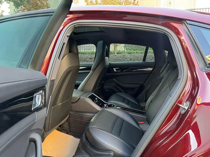 Фото 11 - Porsche Panamera