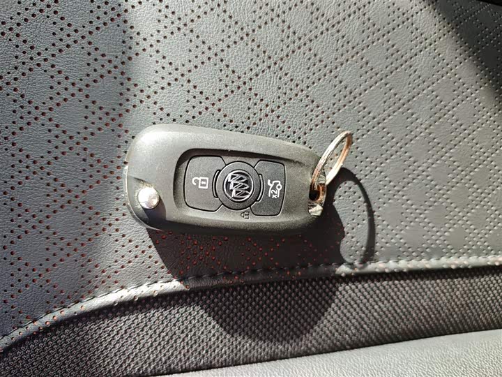 Фото 9 - Buick Verano