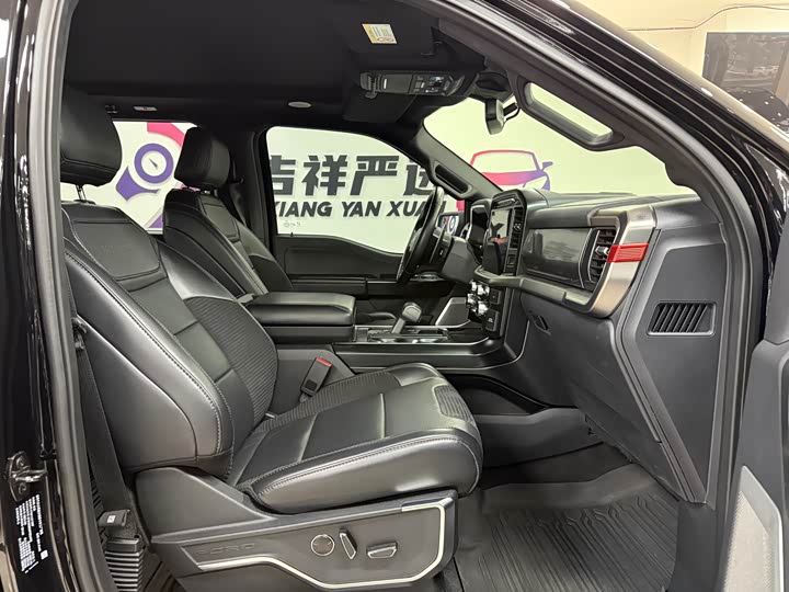 Фото 11 - Ford F-150 Raptor