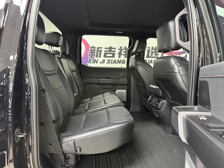 Фото 13 - Ford F-150 Raptor