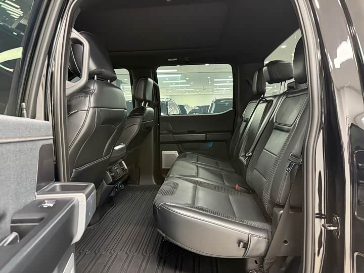 Фото 14 - Ford F-150 Raptor