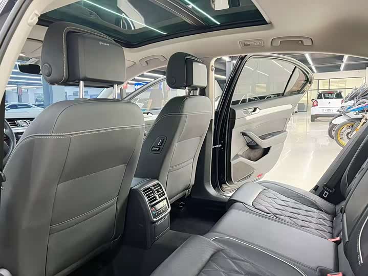 Фото 6 - Volkswagen Magotan GTE Hybrid