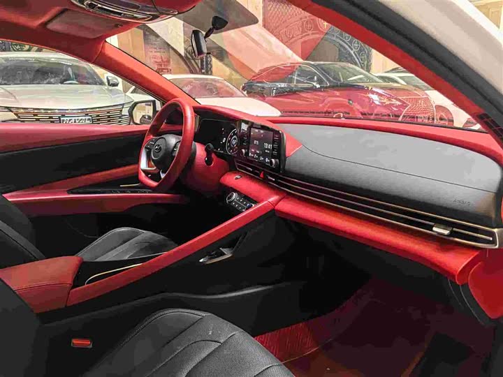 Фото 10 - Hyundai Elantra N line