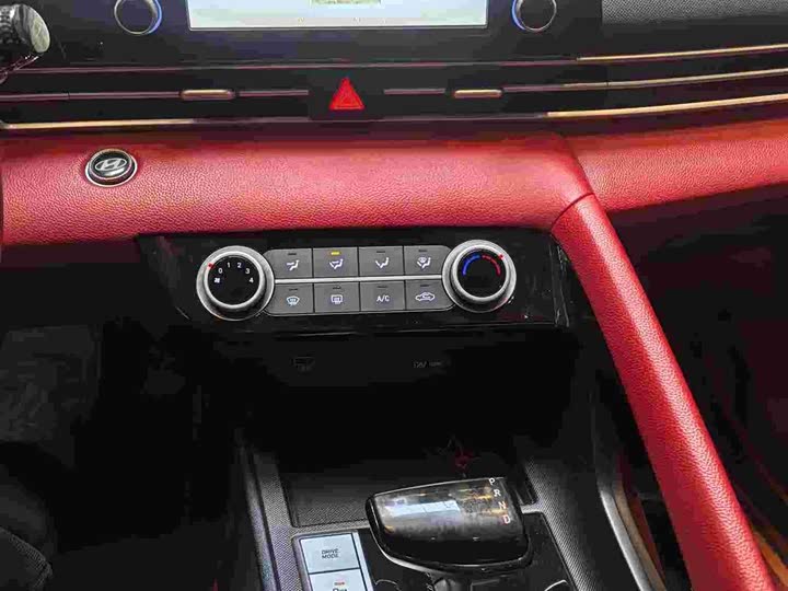 Фото 12 - Hyundai Elantra N line