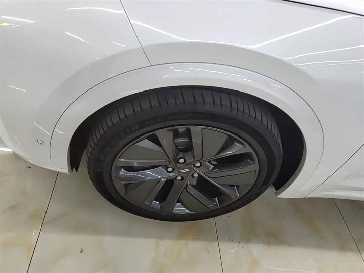 Фото 23 - LiXiang L7