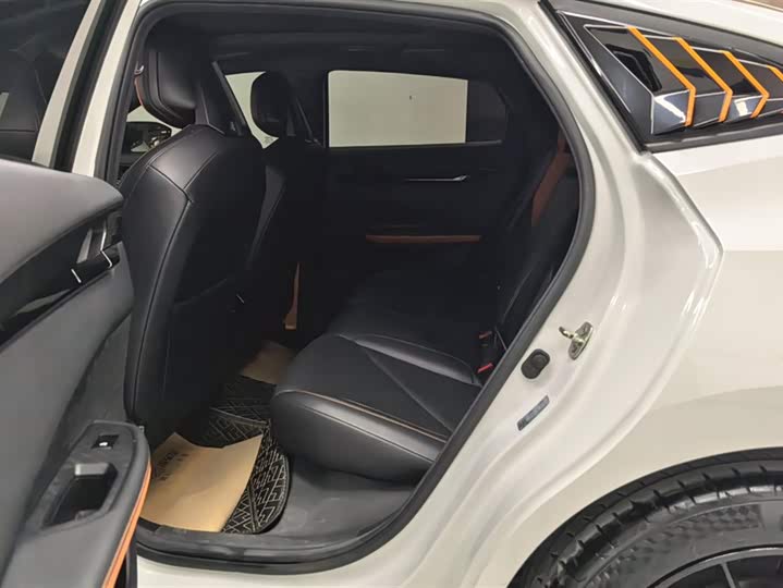 Фото 11 - Changan UNI-V