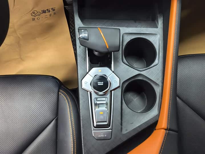 Фото 16 - Changan UNI-V