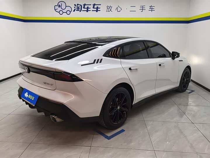 Фото 3 - Changan UNI-V