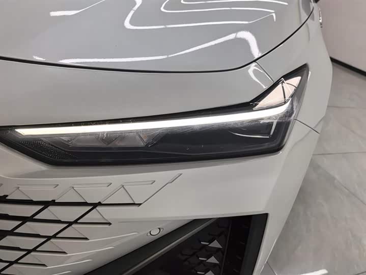 Фото 5 - Changan UNI-V