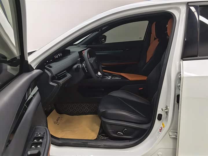 Фото 9 - Changan UNI-V