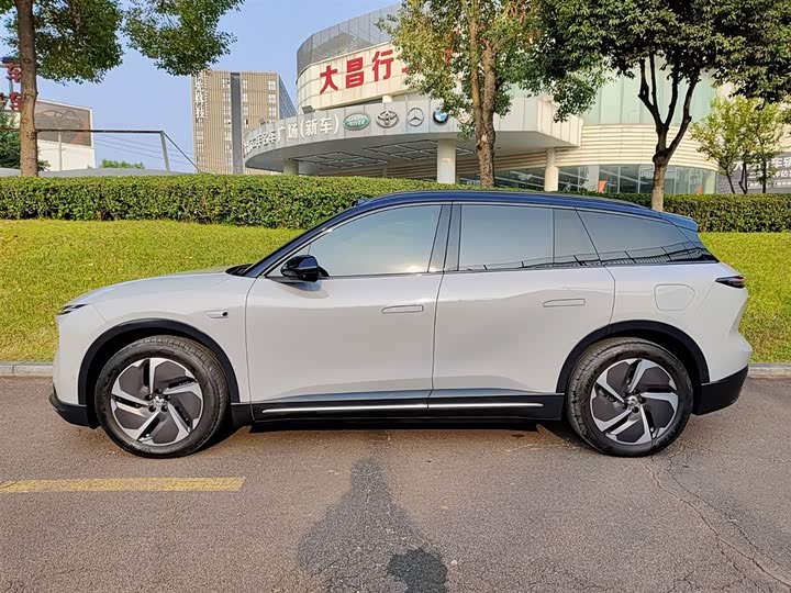 Фото 3 - Nio ES6