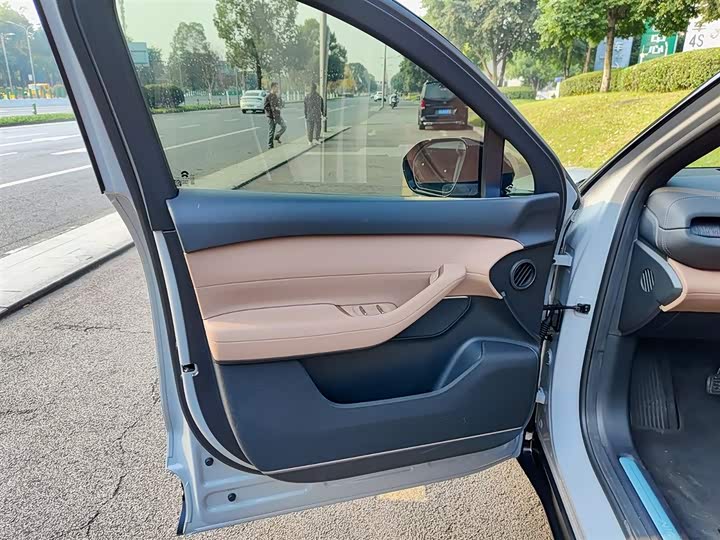 Фото 6 - Nio ES6